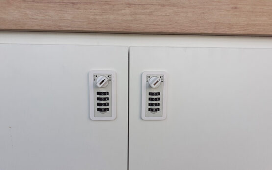 Khóa tủ locker gỗ nên chọn loại nào?