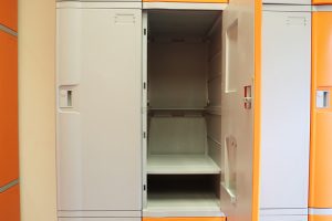 Tủ locker nhiều ngăn tại một nhà máy