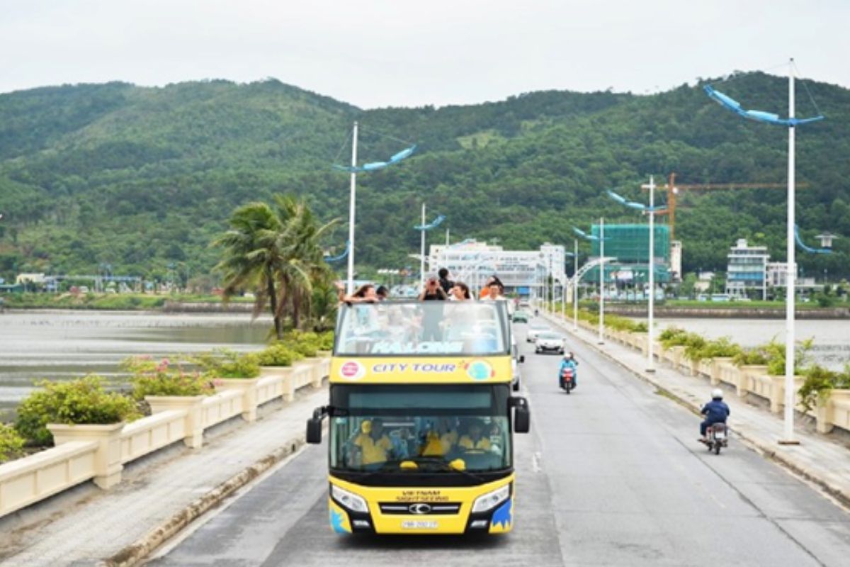 Di chuyển bằng xe khách