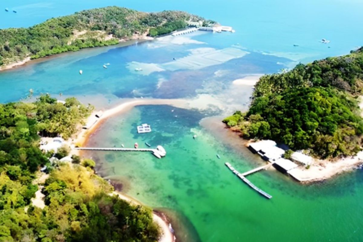 Toàn cảnh Ba Hòn Đầm