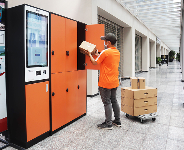 Smart locker giao nhận hàng hóa