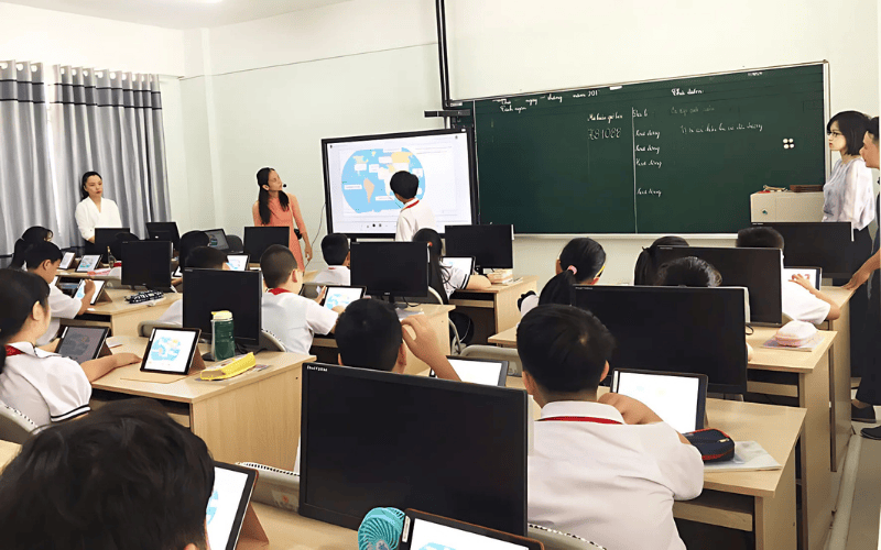 Lớp học thông minh