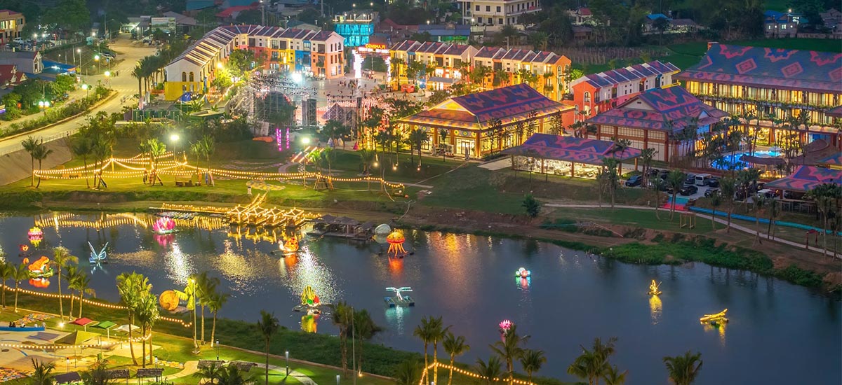 Flamingo Heritage Onsen & Resort rực rỡ về đêm – Không gian nghỉ dưỡng sang trọng giữa núi rừng Tây Bắc. Nguồn: Internet
