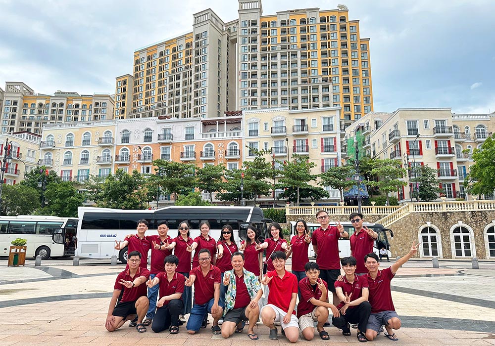 Cùng nhau lưu giữ tuyệt đẹp tại Sunset Town – nơi đánh dấu những khoảnh khắc đầu tiên của chuyến đi.