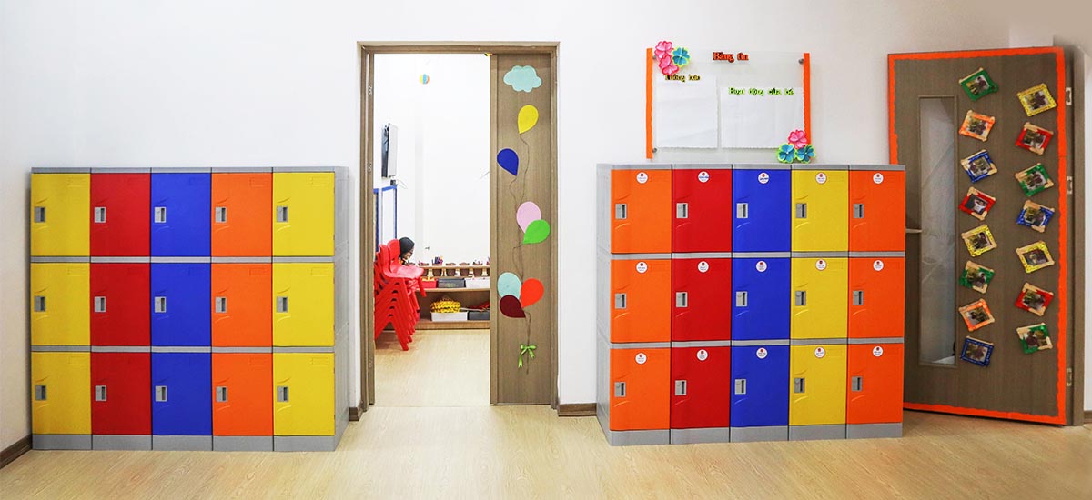 Hệ thống tủ locker ABS tại trường quốc tế WASS, thiết kế hiện đại, nhiều màu sắc.