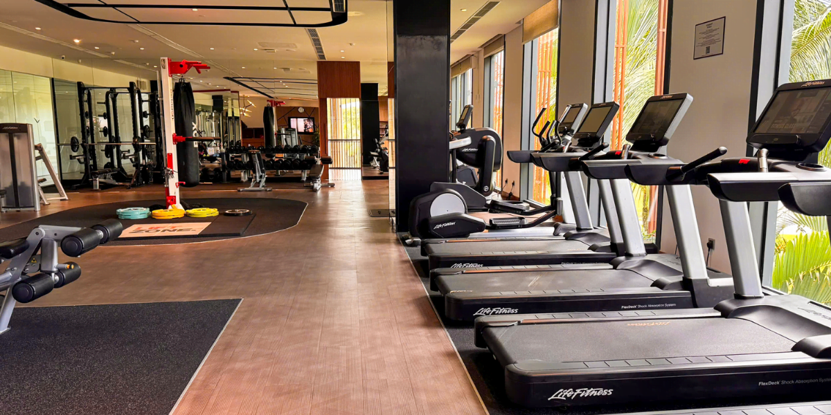 Không gian phòng gym hiện đại tại Movenpick Resort Phú Quốc.