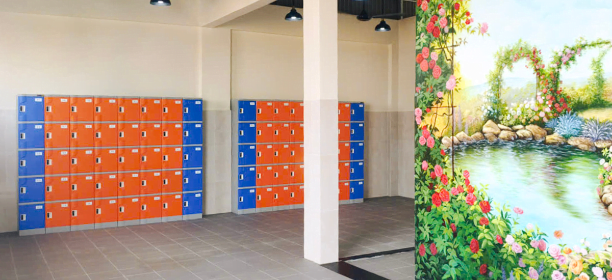 Hệ thống locker được bố trí tại khu vực thay đồ phục vụ du khách.