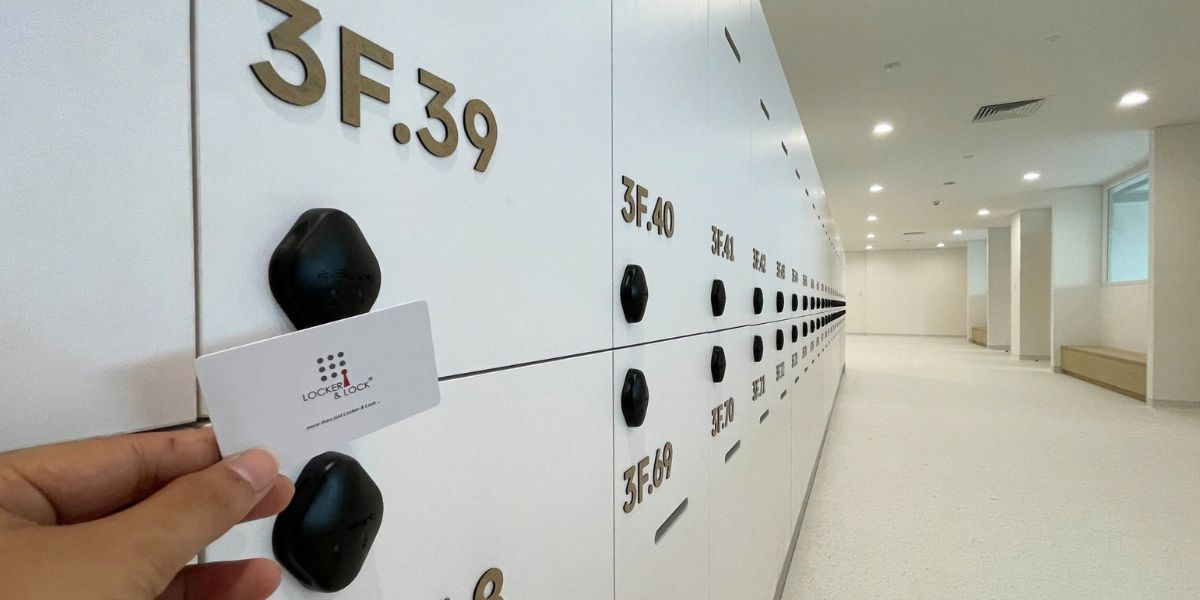 Hệ thống tủ locker thông minh hỗ trợ kiểm soát và quản lý ngăn tủ hiệu quả.